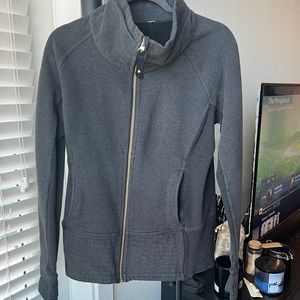 Lululemon mock neck zip up sweatshirt.